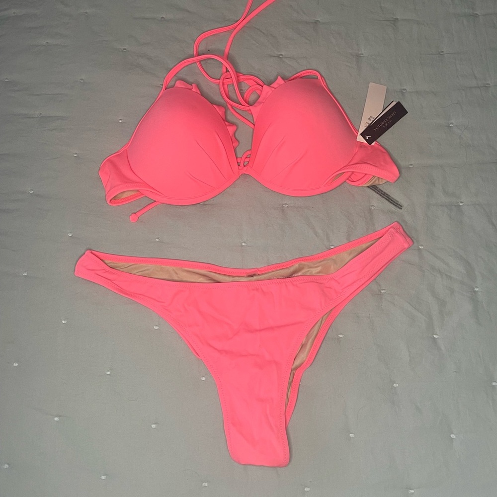 Victoria’s Secret bikini